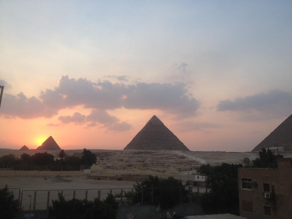 Pyramids Loft Homestay Kafrat al Jabal Exterior foto
