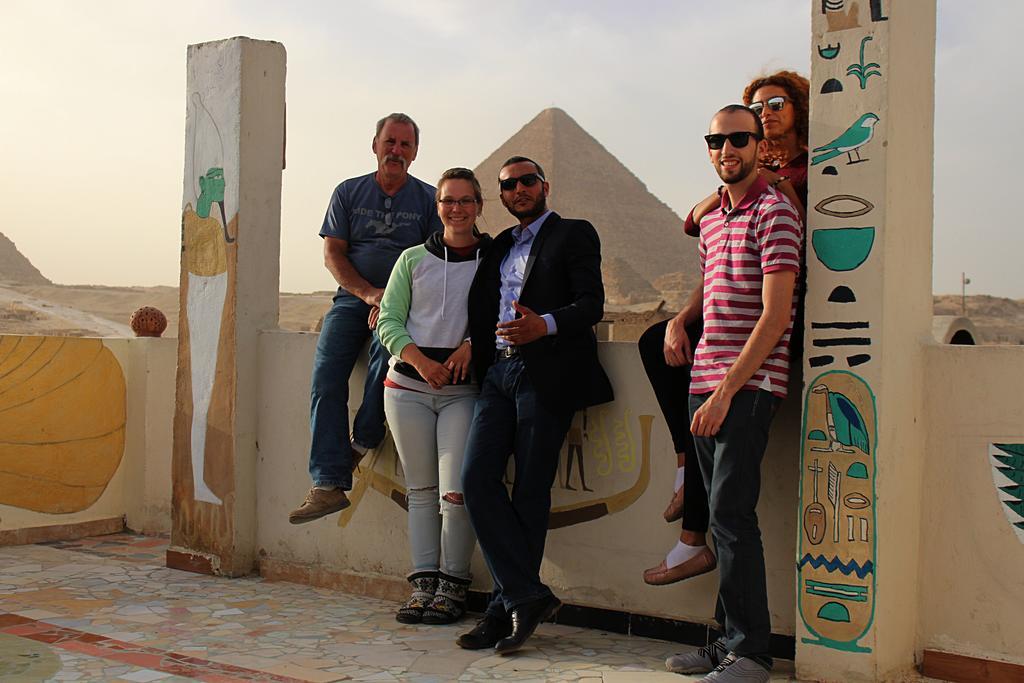 Pyramids Loft Homestay Kafrat al Jabal Exterior foto